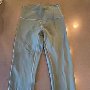 Lululemon Wunder Train High Rise Crop 23" length size 4
